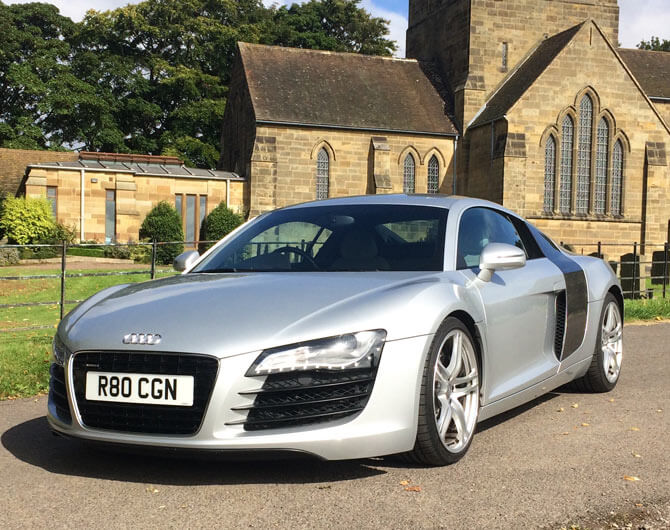 Audi R8 V8